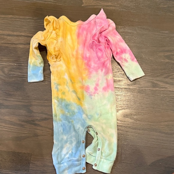 Fairwell Tie-Dye Knit Ruffle Baby Jumpsuit in Pink, Yellow, and Blue - Picture 3 of 3